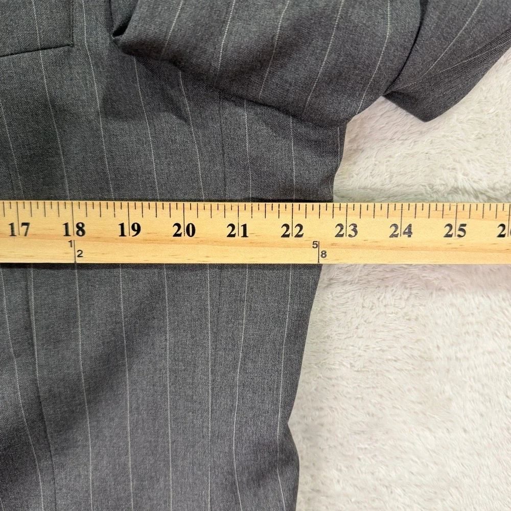 Jos A Bank Mens 44L Suit Signature Collection Gray Pinstripe Wool 2-Button 40x32